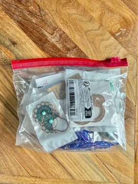 AMAZING VALUE NWT Mixed Jewelry lot - Earrings, Necklaces, Gifts